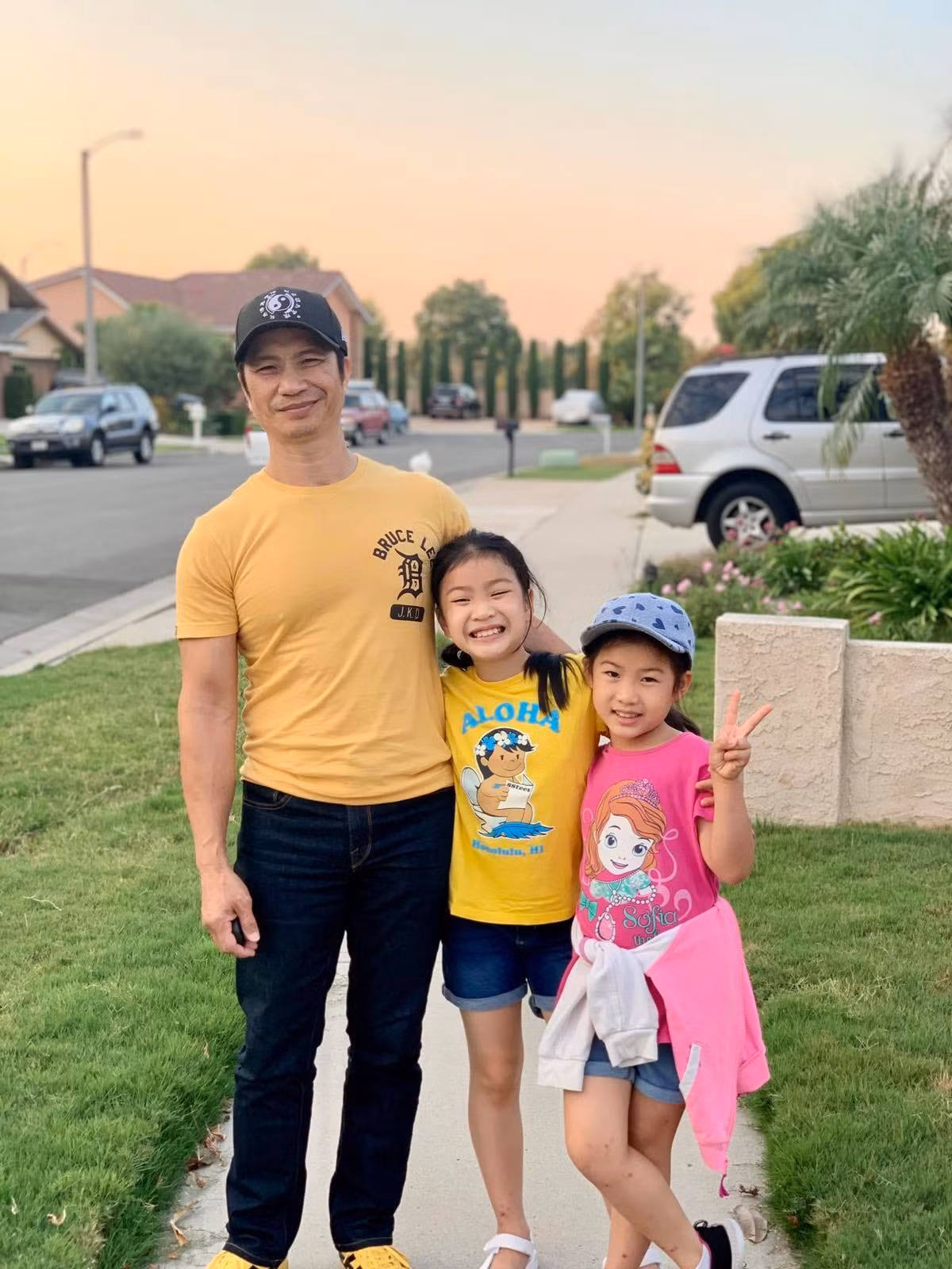 Khi vợ sinh con thứ 3, Dustin Nguyễn chủ động chia sẻ việc nhà, tạo điều kiện để vợ nghỉ ngơi, bồi dưỡng hồi phục sức khỏe.