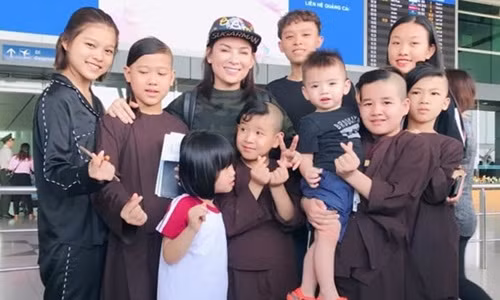 Phi Nhung qua doi, Ho Van Cuong va hon 20 con nuoi ra sao?-Hinh-2