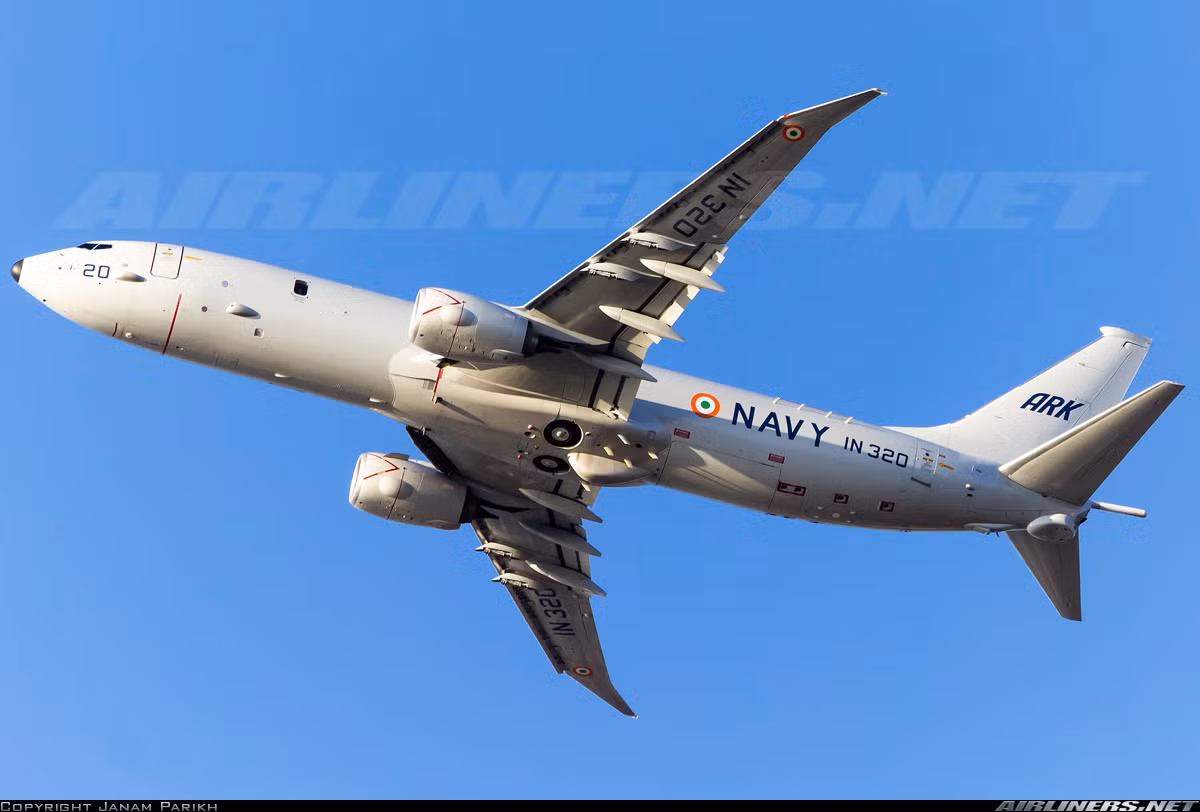 P-8I với hệ thống cảm biến tiên tiến, kho vũ khí “khủng” hứa hẹn sẽ khiến mọi tàu ngầm “lạ” không dám tự ý tiến vào Ấn Độ Dương. Nguồn ảnh: Airlines.net