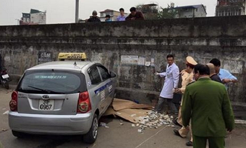 Be trai vu taxi Thanh Nhan dam chet nguoi kho qua khoi