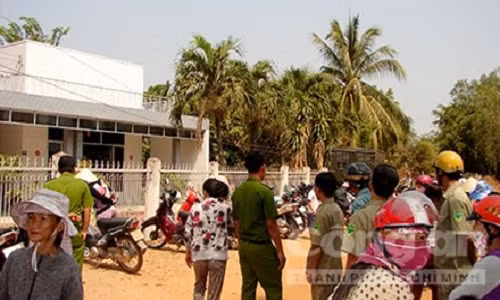 An mang luc rang sang, 3 nguoi trong gia dinh thuong vong