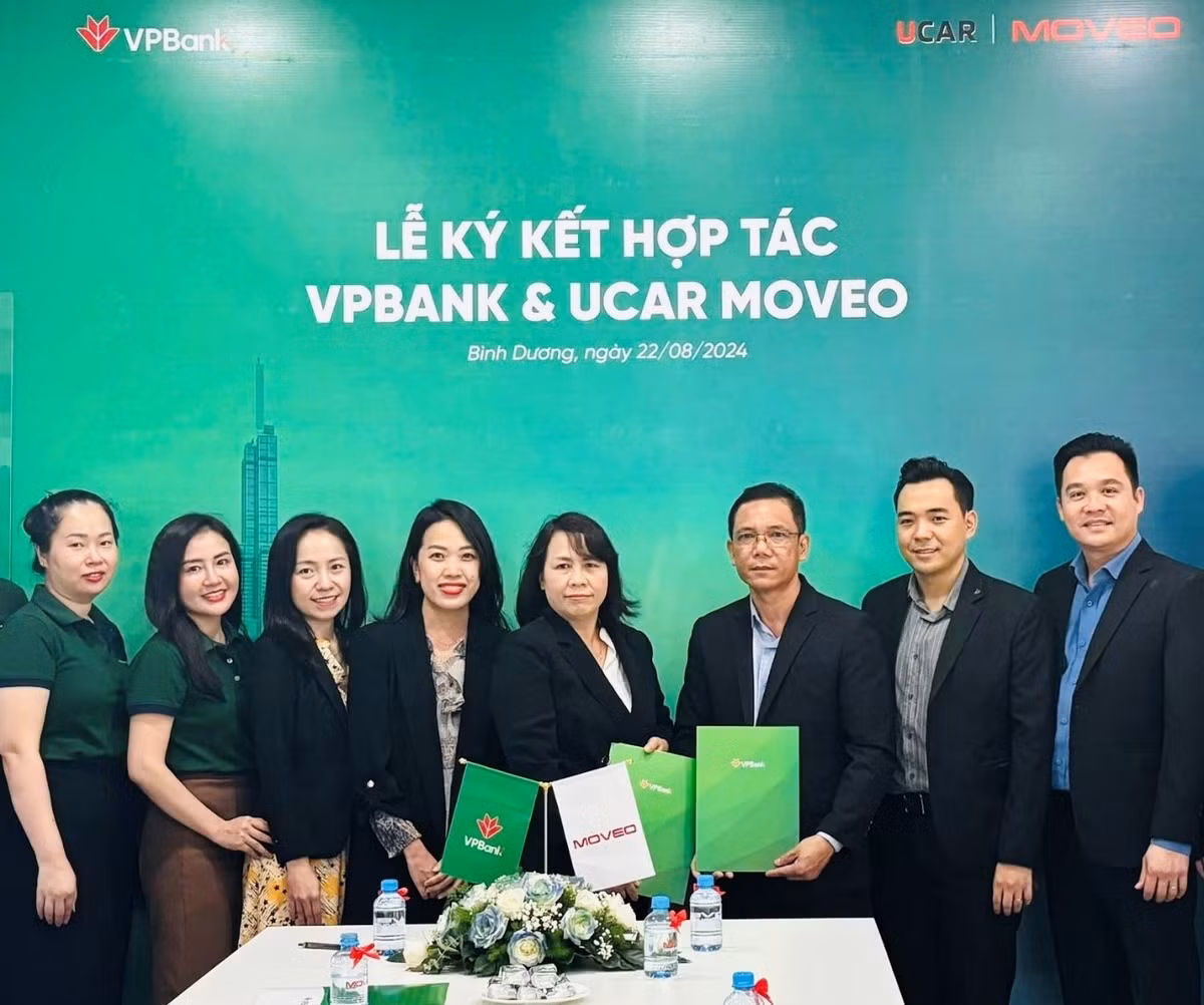 VPBank hop tac Carpla, Mitsubishi Ucar Moveo Binh Duong va Mitsubishi Ucar G-Stars