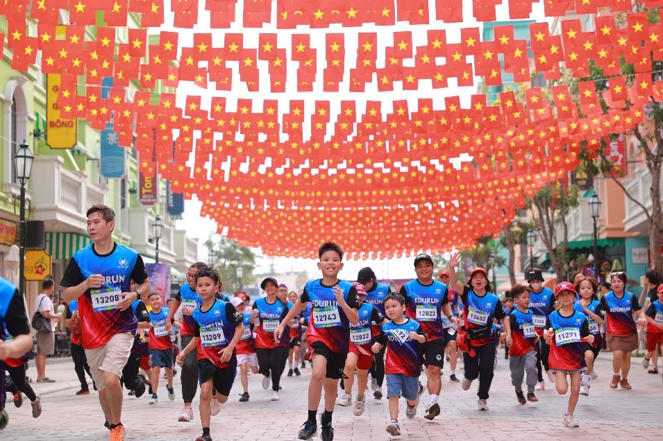 Gan 400 xe dien VinFast tao bieu tuong “Vi Viet Nam Xanh“-Hinh-8