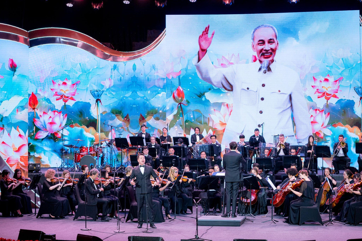 Chuong trinh nghe thuat “Dang trong mua xuan dai thang” tai Da Nang-Hinh-3