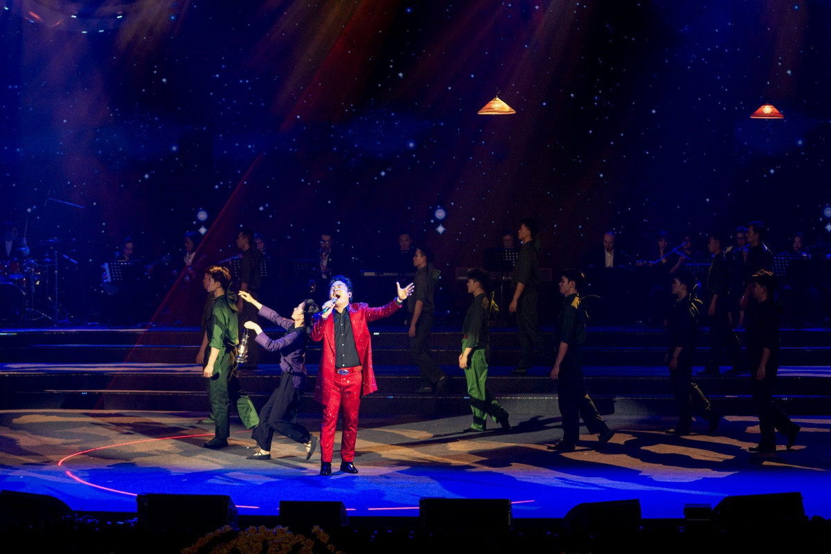 Chuong trinh nghe thuat “Dang trong mua xuan dai thang” tai Da Nang-Hinh-5