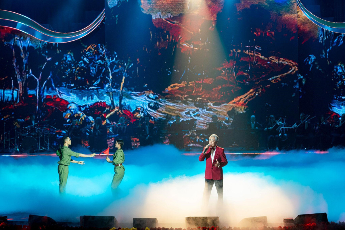 Chuong trinh nghe thuat “Dang trong mua xuan dai thang” tai Da Nang-Hinh-4