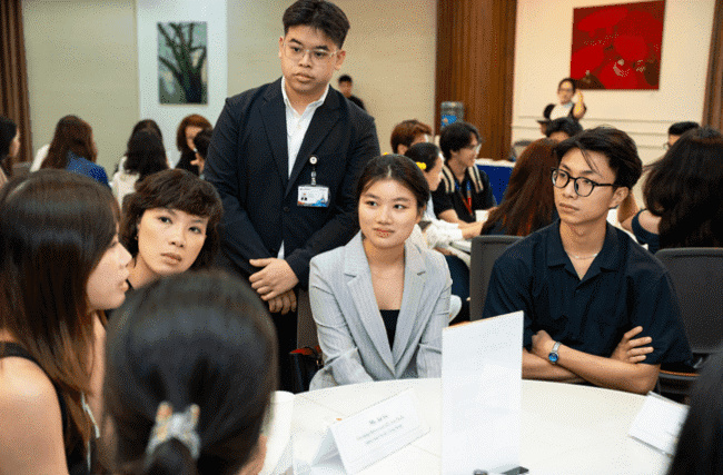 Ngay hoi Nghe nghiep VinUni 2025: Quy tu cac tap doan toan cau-Hinh-4