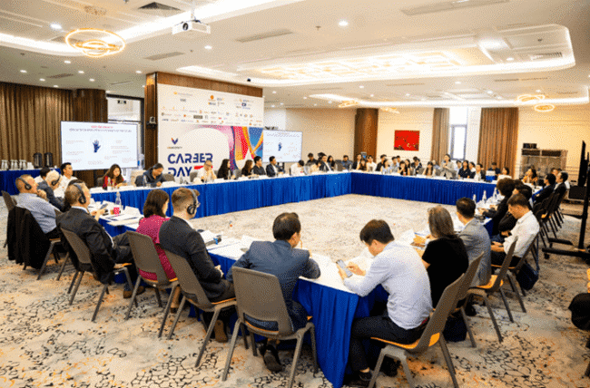 Ngay hoi Nghe nghiep VinUni 2025: Quy tu cac tap doan toan cau-Hinh-3