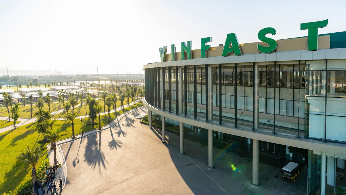 VINFAST nhận hỗ trợ từ VINGROUP và ông PHẠM NHẬT VƯỢNG phòng nguồn vốn VINFAST nhan ho tro tu VINGROUP va ong PHAM NHAT VUONG phong nguon von