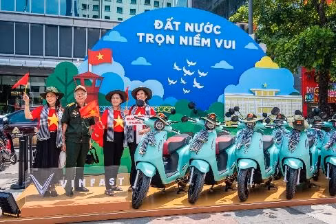 Nguoi dan TP HCM hao hung “check in” tai trien lam “50 Hanh trinh - Mot Tuong lai Xanh”-Hinh-4