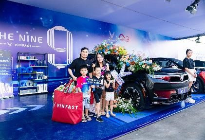 Khach hang noi ve “bo ba sieu dang” Vinfast VF7, VF8 , VF9-Hinh-9