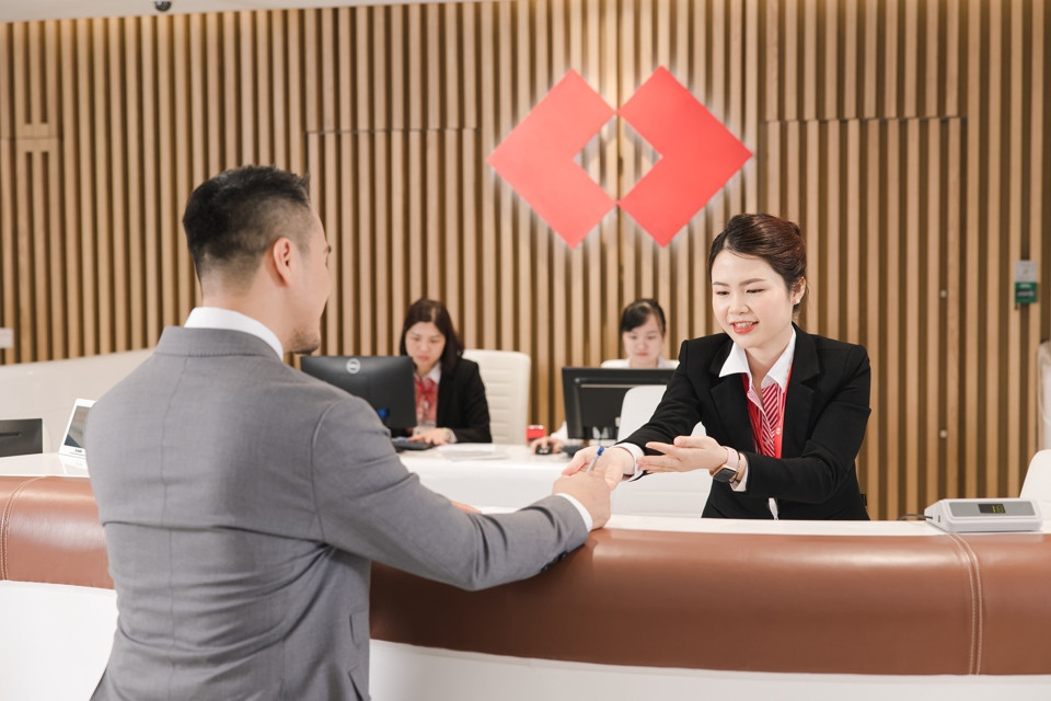 Techcombank công bố lợi nhận quý 3 đạt 22,8 nghìn tỷ đồng - Hình 2 Techcombank cong bo loi nhan quy 3 dat 22,8 nghin ty dong-Hinh-2