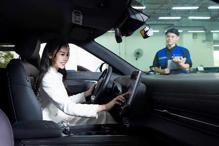 Chủ xe điện VinFast: Dịch vụ hậu mãi “trên cả điểm 10” - Hình 2 Chu xe dien VinFast: Dich vu hau mai “tren ca diem 10”-Hinh-2