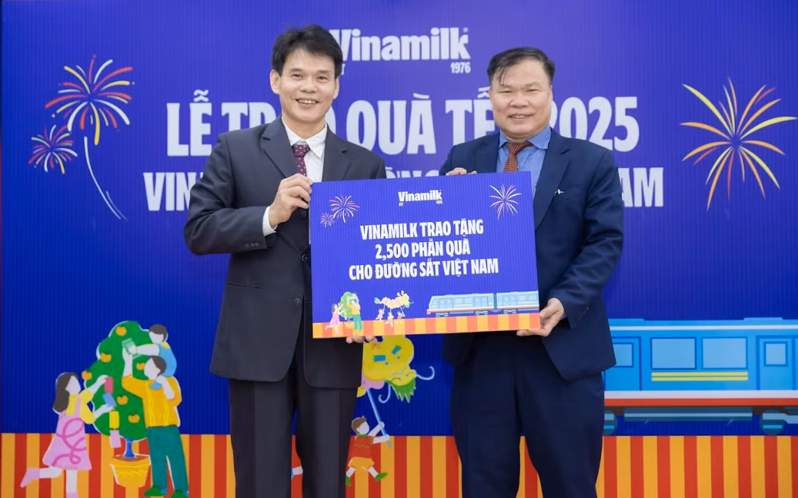 VINAMILK tang hang nghin qua tet cho tre em, cong nhan nam moi-Hinh-7