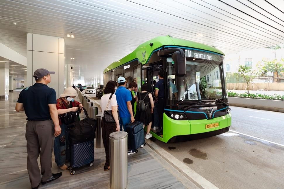 VinBus van hanh tuyen buyt dien doc quyen ket noi ba nha ga