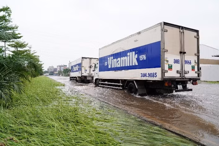 Vinamilk ho tro 550.000 san pham thiet yeu cho dan vung bao lu-Hinh-5