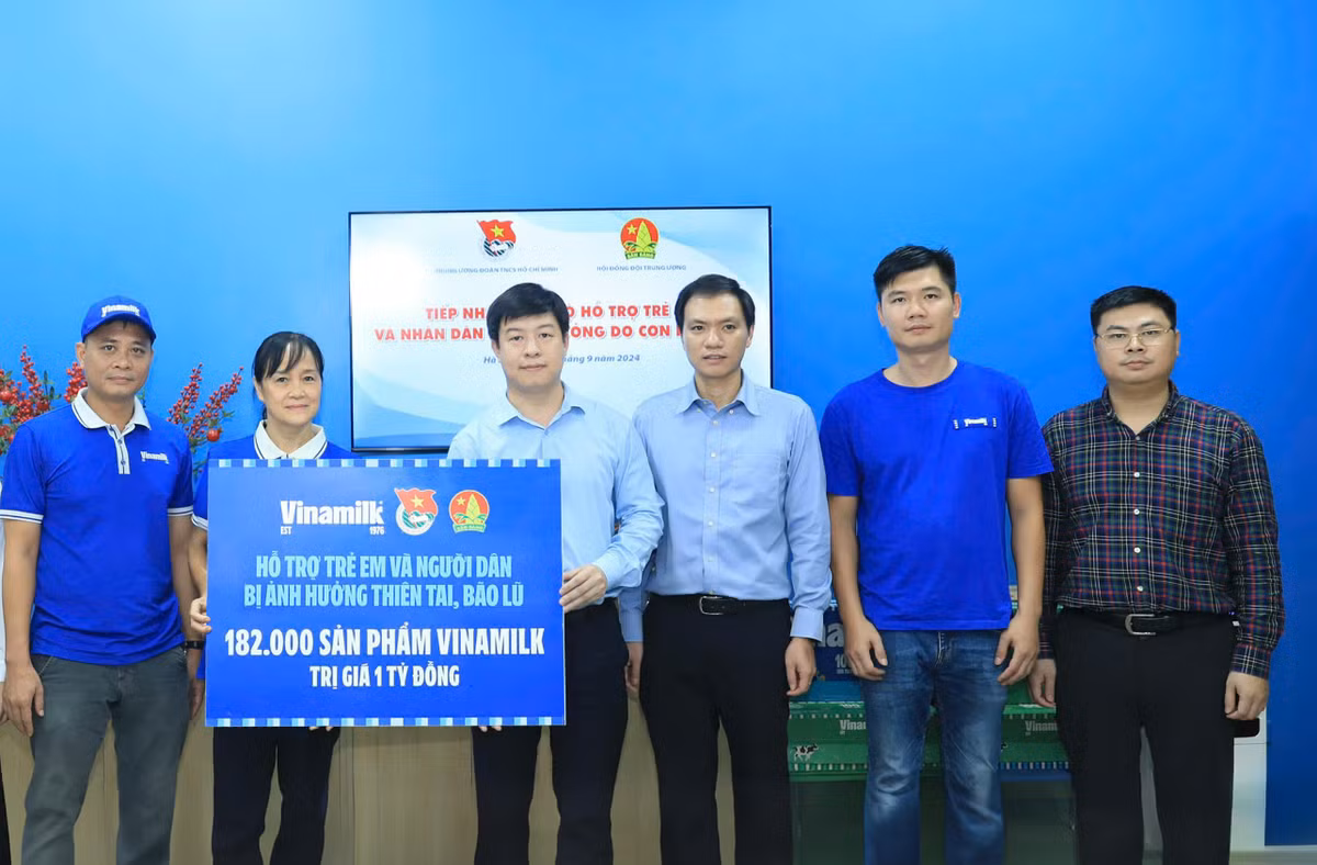 Vinamilk ho tro 550.000 san pham thiet yeu cho dan vung bao lu-Hinh-2