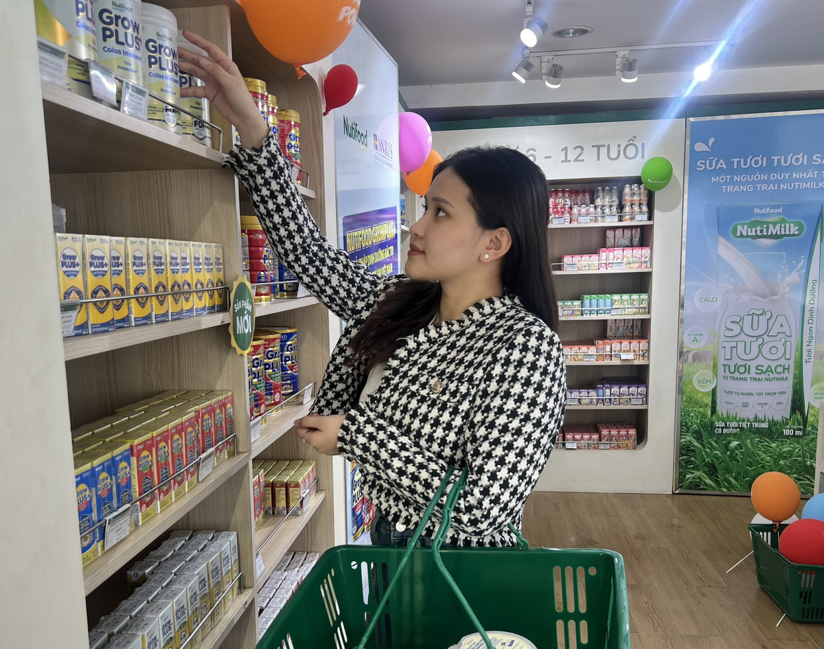 Nutifood đứng đầu thị trường sữa bột pha sẵn trẻ em tại Việt Nam Nutifood dung dau thi truong sua bot pha san tre em tai Viet Nam