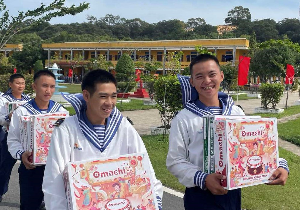 Omachi mang không khí xuân rạng rỡ đến với Trường Sa - Hình 3 Omachi mang khong khi xuan rang ro den voi Truong Sa-Hinh-3