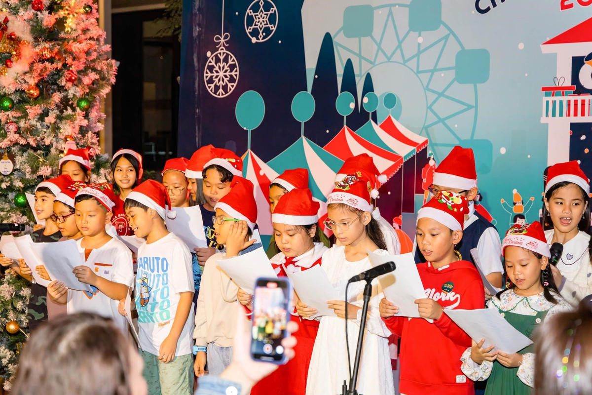 Tận hưởng không khí Giáng sinh đậm chất châu Âu “hot” nhất Đà Nẵng - Hình 2 Tan huong khong khi Giang sinh dam chat chau Au “hot” nhat Da Nang-Hinh-2