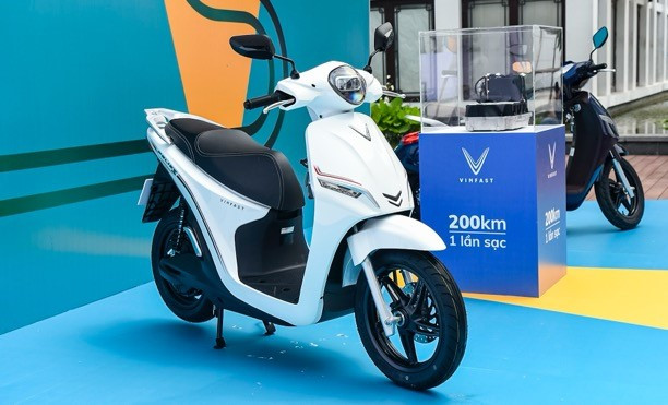 Đổi từ Honda SH sang VinFast Feliz S, chủ xe nói gì - Hình 2 Doi tu Honda SH sang VinFast Feliz S, chu xe noi gi-Hinh-2