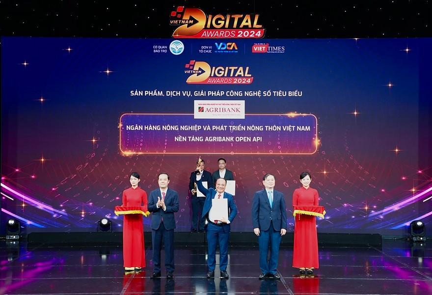 Agribank cung nganh Ngan hang dong gop qua trinh chuyen doi so quoc gia-Hinh-4