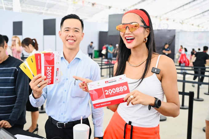 Khai mạc giải marathon quốc tế TP.HCM Techcombank lần thứ 7 - Hình 2 Khai mac giai marathon quoc te TP.HCM Techcombank lan thu 7-Hinh-2