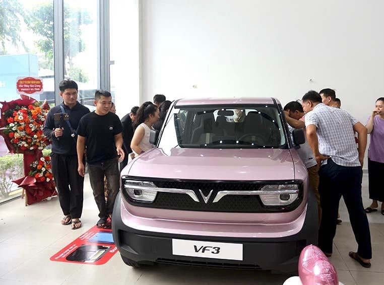 VinFast Hà Tĩnh tung loạt ưu đãi trong tháng cuối năm - Hình 3 VinFast Ha Tinh tung loat uu dai trong thang cuoi nam-Hinh-3