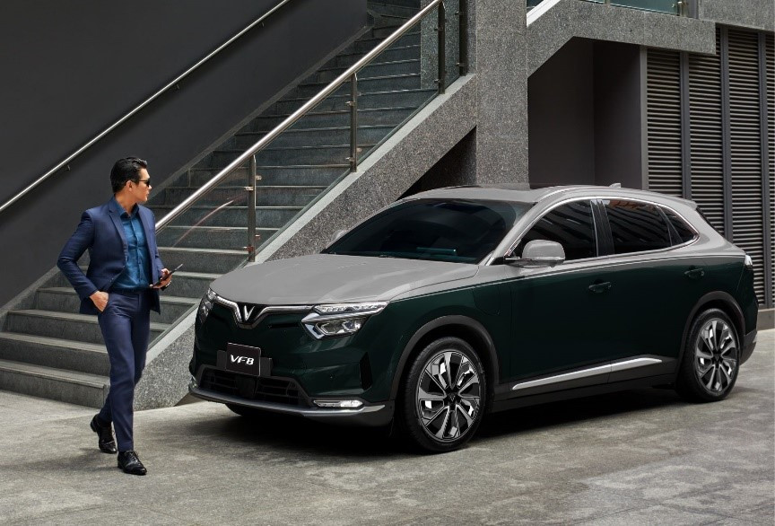 Giám đốc công nghệ trẻ mê Vinfast VF8 "như điếu đổ” Giam doc cong nghe tre me Vinfast VF8