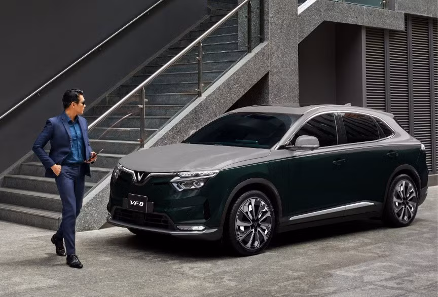 Giám đốc công nghệ trẻ mê Vinfast VF8 "như điếu đổ” Giam doc cong nghe tre me Vinfast VF8