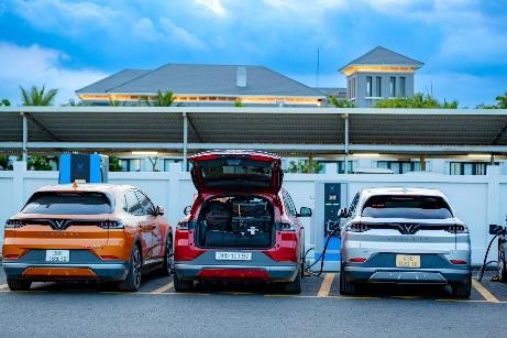 Trạm sạc phủ rộng, chủ xe VinFast tự tin trên mọi cung đường Tram sac phu rong, chu xe VinFast tu tin tren moi cung duong