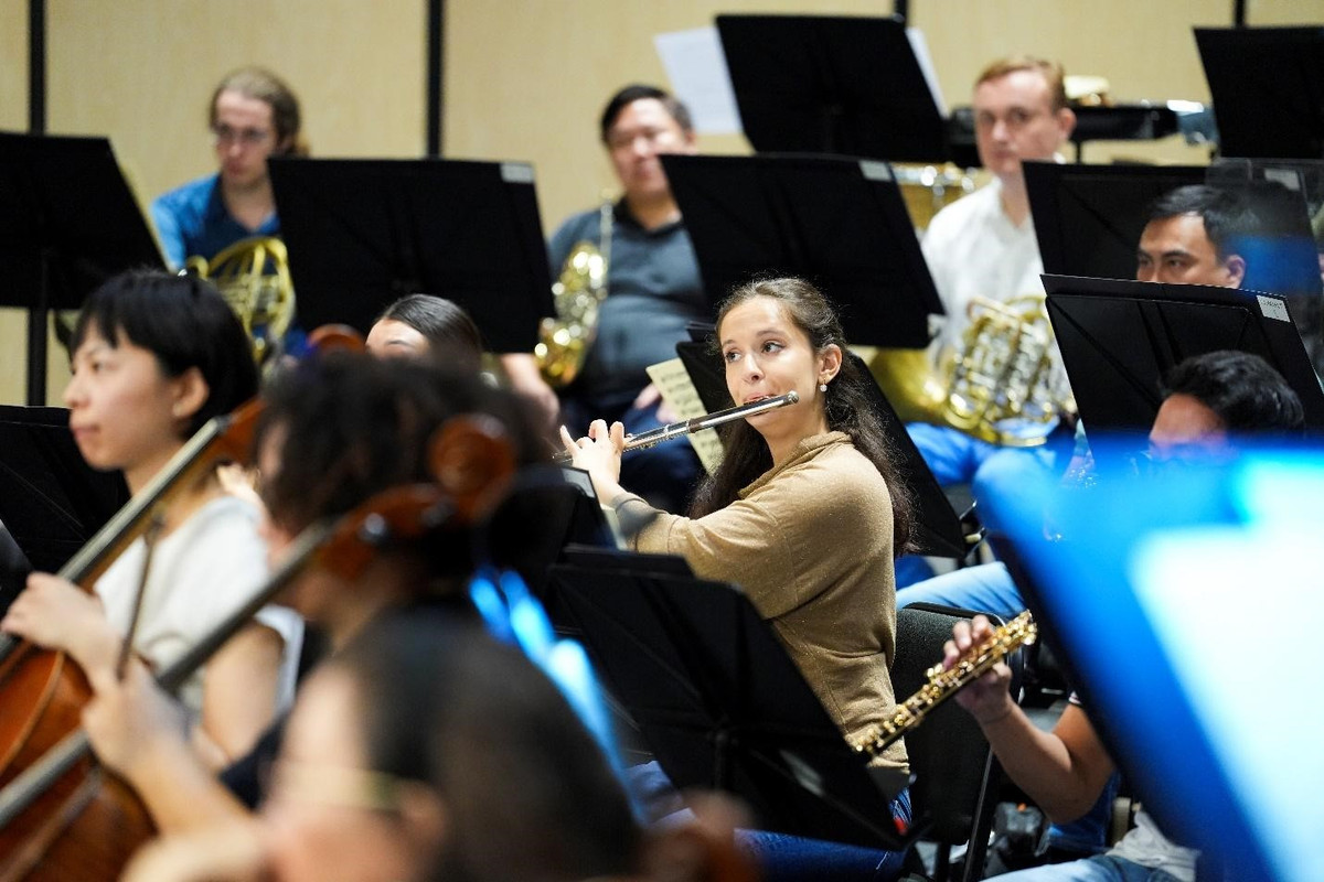 Hoa nhac giao huong Thang Tam: Dem trinh dien thang hoa cua nghe si dang cap quoc te-Hinh-4