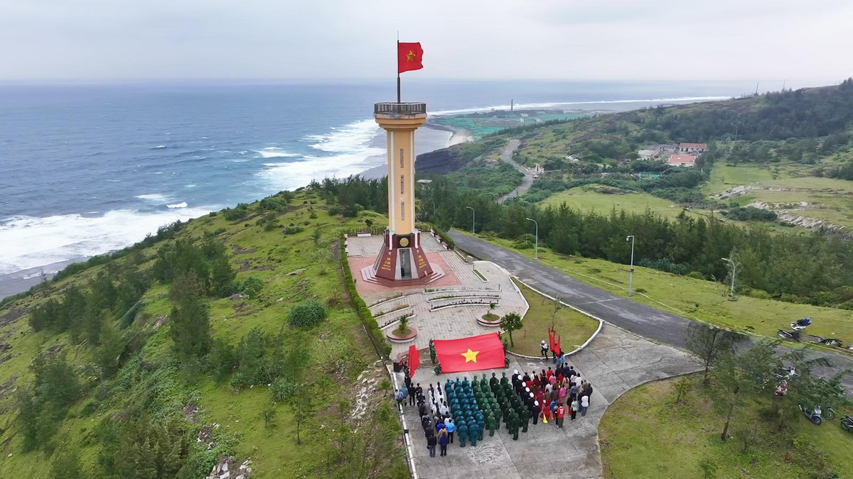 Nam Ngu cung ba con dao Ly Son don Tet noi dai niem vui