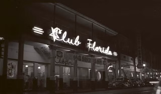 Mặt tiền câu lạc bộ đêm Florida ở Panama. Ảnh VT