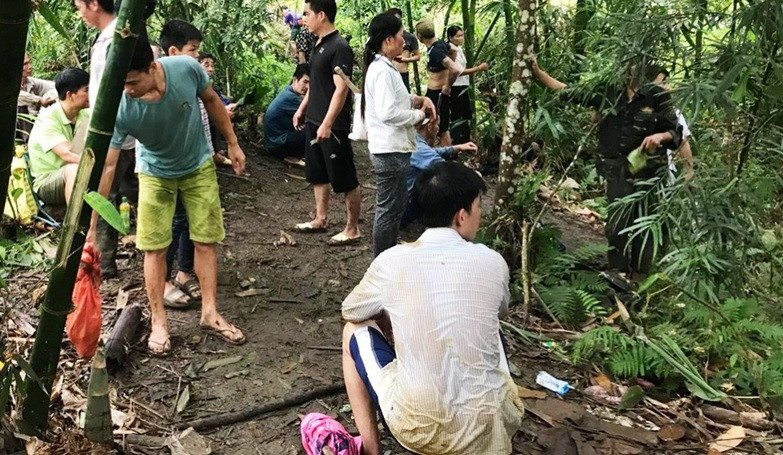 Những năm đầu thập niên 90, Lục Yên từng được biết đến là thủ phủ của đá quý. Cơn sốt đá đỏ diễn ra ở thời điểm đó đã gây biết bao hệ lụy, nhiều người đã từng đánh đổi bằng cả máu và nước mắt.