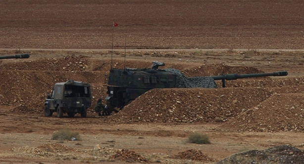 Điều làm nên tiếng tăm của pháo T-155 Fırtına là hệ thống điều khiển bắn kĩ thuật số thông minh - tính năng đẳng cấp của nó. Theo đó, hệ thống này sẽ cho phép pháo thủ bắn chính xác 3 viên vào cùng một khu vực trong vòng 15 giây.