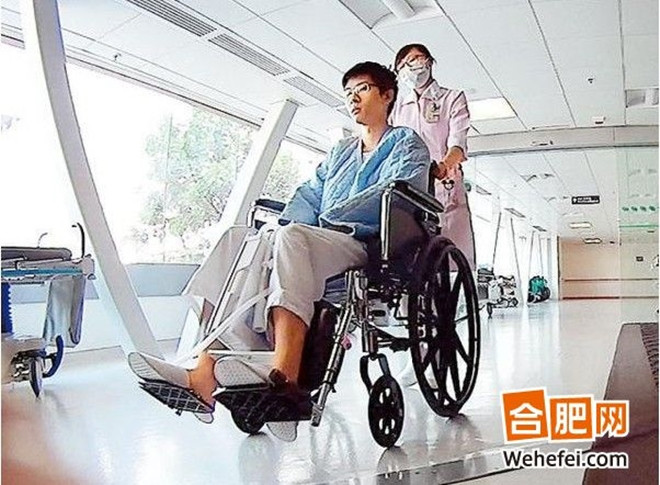 Ngay cả khi con trai nằm viện anh cũng không đến thăm.