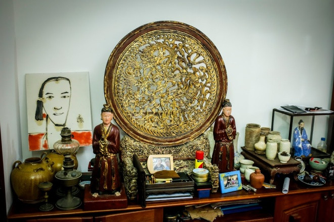 Bộ sưu tập của anh là tổng hợp từ khá nhiều nguồn trong đó đa phần là gốm Việt cổ từ nhiều thời kỳ trong lịch sử như Lý, Trần, Lê là những giai đoạn kỹ thuật thủ công phát triển mạnh. Bên cạnh đó là những món đồ từ Trung Quốc đời Tống, Hán mà anh may mắn có cơ hội sở hữu. Bộ sưu tập của anh là tổng hợp từ khá nhiều nguồn trong đó đa phần là gốm Việt cổ từ nhiều thời kỳ trong lịch sử như Lý, Trần, Lê là những giai đoạn kỹ thuật thủ công phát triển mạnh. Bên cạnh đó là những món đồ từ Trung Quốc đời Tống, Hán mà anh may mắn có cơ hội sở hữu.