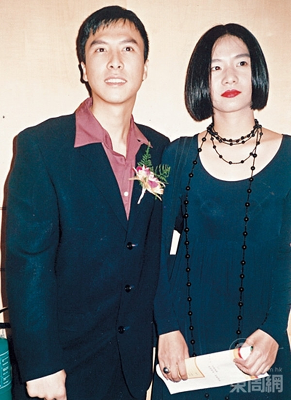 Chỉ sau 3 tháng yêu nhau cặp đôi đã đính hôn và tính đến chuyện cưới xin. Thế nhưng quá nhiều mâu thuẫn đã khiến mối quan hệ vợ chồng này chỉ kéo dài 2 năm.