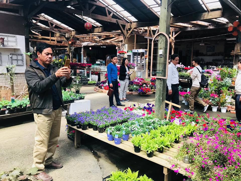 Nổi tiếng gắn liền với các loại hoa, ông Lâm được giới doanh nhân ở Chiba, đặc biệt là các thành viên của Câu lạc bộ Lions gọi ông bằng cái tên Fuji- tên của loài hoa tử đằng. Nhiều thế hệ người Việt sinh sống ở Nhật Bản cũng gọi ông bằng cái tên thân thương này “chú Fuji”.