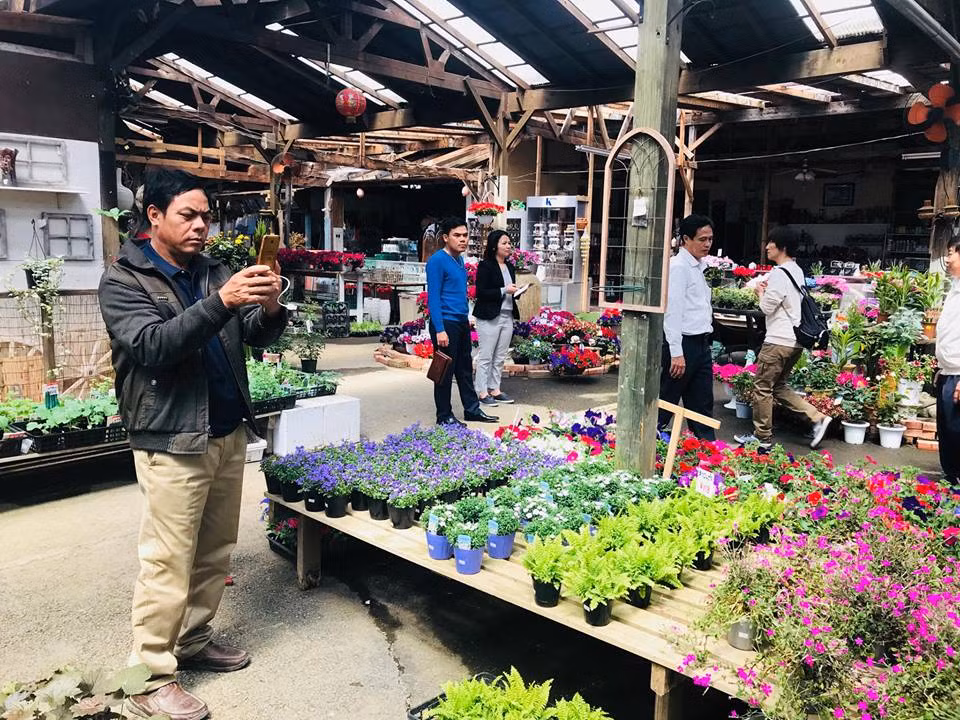 Nổi tiếng gắn liền với các loại hoa, ông Lâm được giới doanh nhân ở Chiba, đặc biệt là các thành viên của Câu lạc bộ Lions gọi ông bằng cái tên Fuji- tên của loài hoa tử đằng. Nhiều thế hệ người Việt sinh sống ở Nhật Bản cũng gọi ông bằng cái tên thân thương này “chú Fuji”.