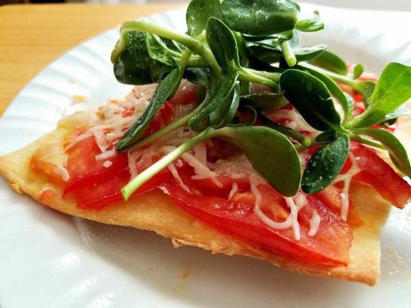 Rau mầm hướng dương chứa nhiều chất bổ dưỡng cho cơ thể, lại dễ ăn và dễ trồng.