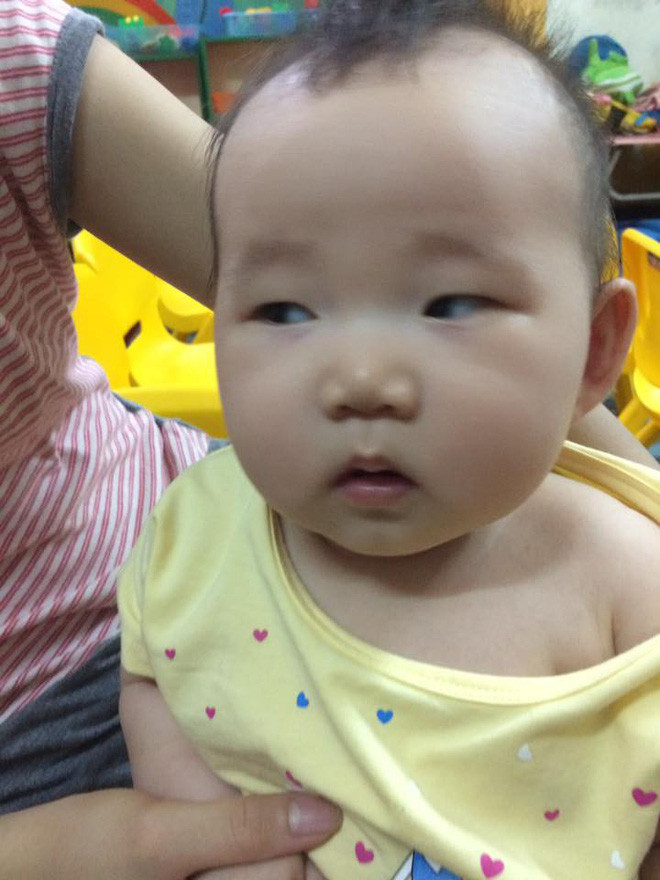 Cô bé 6 tuổi với cú liếc ý nhị