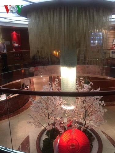 Các chi tiết trang trí trên du thuyền Peace Boat mang đậm phong cách Nhật Bản.