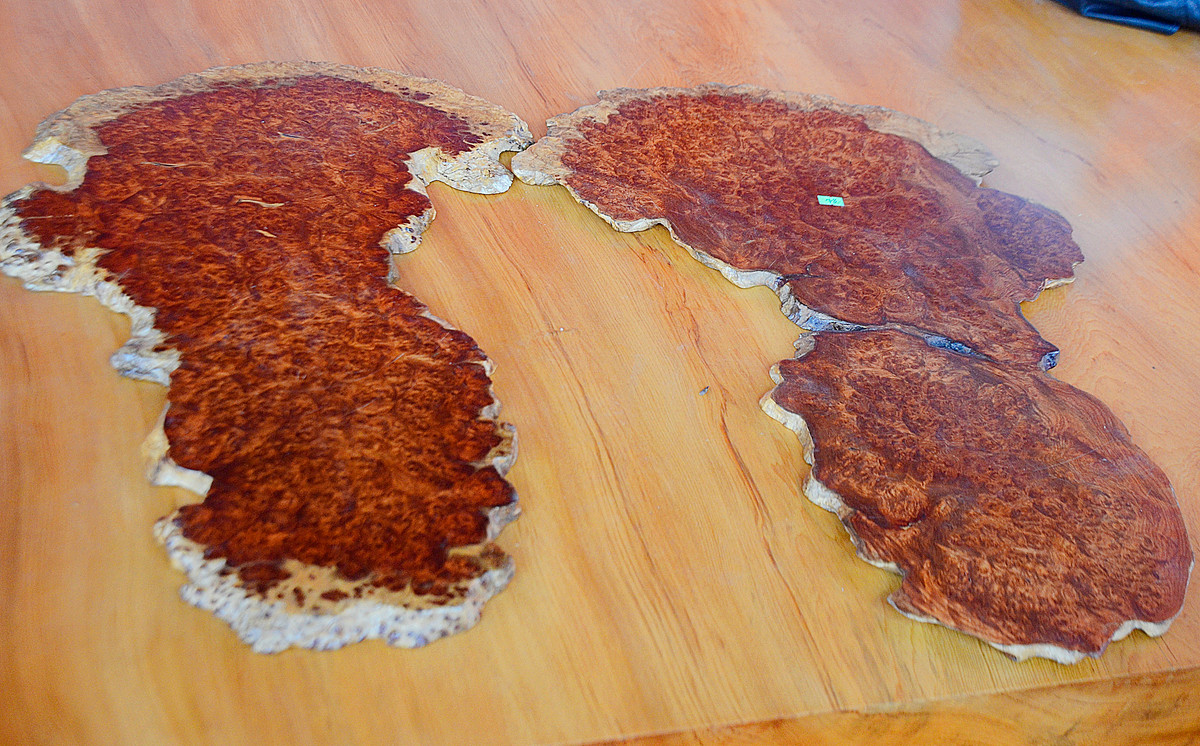 Một vài sẩn phẩm đi kèm khác của chiếc phản gỗ.