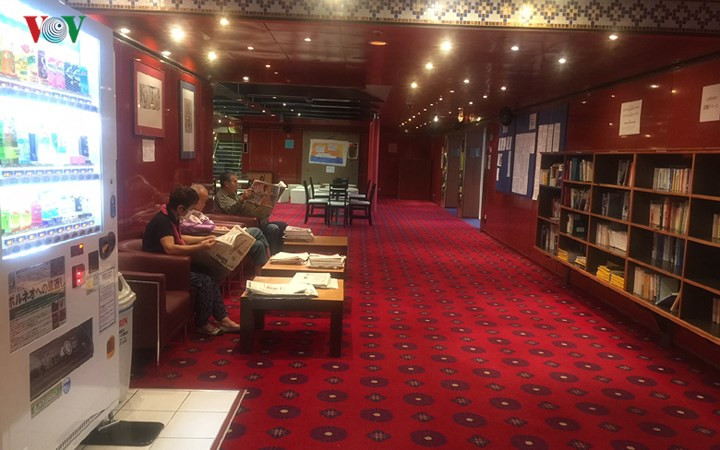 Thư viện mini phục vụ du khách.