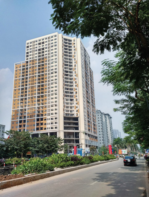 Trước thực trạng này, cơ quan Cảnh sát PCCC đã lập biên bản xử lý vi phạm hành chính đối với chủ đầu tư hành vi “đưa nhà, công trình vào hoạt động, sử dụng khi chưa tổ chức nghiệm thu về phòng cháy và chữa cháy” theo Khoản 6, Điều 36, Nghị định 167/2013/NĐ-CP. Ảnh: Vietnamnet.