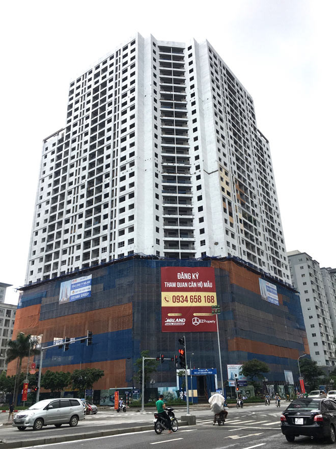 Thử nghiệm hệ thống hút khói hành lang tại tầng 8 chưa hoạt động và hút khói tầng hầm hoạt động chưa đảm bảo theo quy định. Hệ thống tăng áp buồng đệm và buồng thang bộ, tăng áp buồng đệm thang máy không đảm bảo 20-50Pa. Hệ thống màn nước ngăn cháy, đầu phun chữa cháy sprinkler tại tầng hầm hoạt động yếu không đảm bảo áp lực nước chữa cháy. Ảnh: Cafeland.