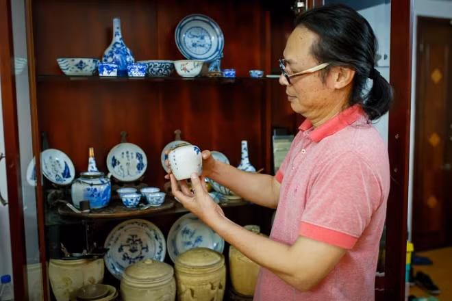 Chiếc điếu bát từng gắn liền với một giai đoạn lịch sử của Việt Nam. Chiếc điếu bát từng gắn liền với một giai đoạn lịch sử của Việt Nam.