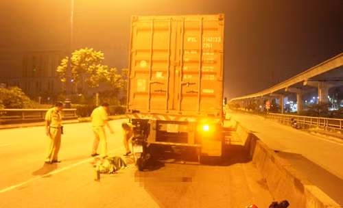 Hai nguoi chet tham sau cu tong kinh hoang o cua ngo Sai Gon-Hinh-2